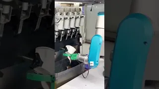 Self making icecream robot breaks 😱