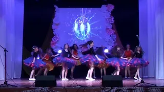 Рок-н-рол танцює зразковий аматорський ансамбль танцю "Перлина"
