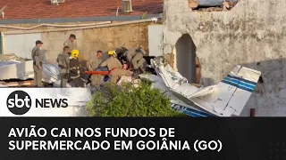Avião cai nos fundos de supermercado em Goiânia e deixa 2 mortos