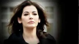 Nigella speaks of anger at her treatment during trial