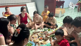 Sỹ beo mua bánh xèo, hột vịt lộn về cho cả nhà ăn siêu ngon, đông vui