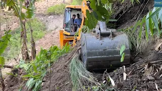 JCB 3dx Xpert Cutting Hillside and Making Narrow Mountain Road