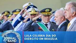 Lula celebra Dia do Exército e ouve discurso pró-democracia do comandante | Jornal da Band