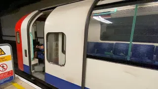 1992 Tube Stock | Waterloo & City Line |London Underground - TfL | London Waterloo | 06/10/22