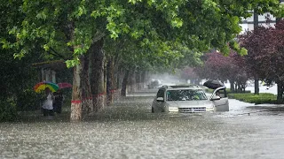 (July 20, 2021) China floods:  Thousands evacuated as rail stations and roads submerged