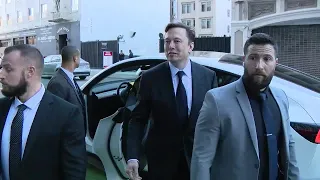 Elon Musk chatty as he leaves San Francisco federal courthouse