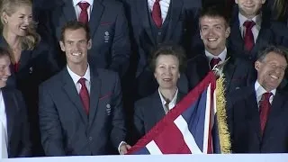 Murray struggles to get Union flag in position