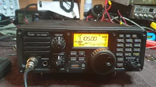 Let's play with a mint Icom IC7200 HF Transceiver