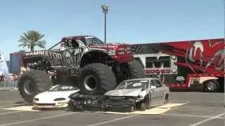 Raminator Monster Truck crushes cars
