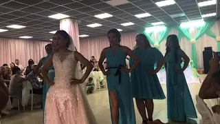 Тувинская свадьба наших друзей Аржаан и Айнура. Танец с подружками