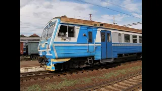 электричка Нежин-Киев на станции Киев-Демеевский/train Nizhyn-Kiev at the Kiev-Demeevsky station