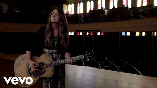 Tenille Townes - Somebody's Daughter (Live from the Ryman Auditorium)