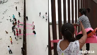 Качели на границе США и Мексики
