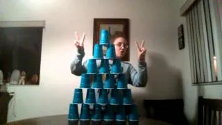 CUP PYRAMID FAIL ! *HILARIOUS*