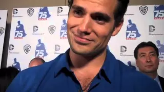 Henry Cavill talks love life at SDCC-2013