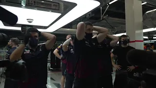 Red Bull garage crew watching Max Verstappen's crash live - 2021 Saudi Arabia GP Qualifying