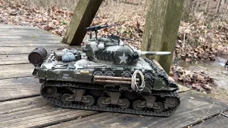 Henglong 1/16 M4A3 Sherman with 105mm howitzer