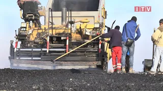 В Ірпені на вулиці Технологічній асфальтують другу смугу дороги