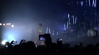 Jennifer Rostock - Du willst mir an die Wäsche live @ Mitsubishi Electric Halle DUS - 20.04.2018 HD