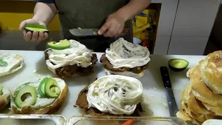 elaboración Cemitas poblanas clásicas en mercado de sabores