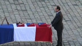 Cérémonie d'hommage aux deux soldats français tués à Bangui