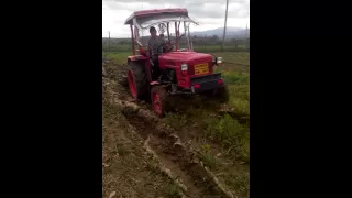 Zetor 2511 plowing 2