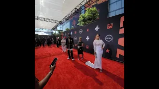 Les Coulisses du Red Carpet de Fally Ipupa au BET AWARDS 2022