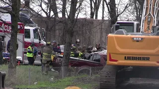 Totowa NJ Fire Dept, Totowa EMS, St Joseph’s Medics and NJSP operate at a MVA Route 80 East bound