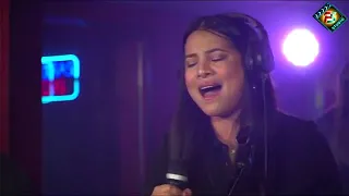 FIRST TIME-AILA SANTOS/R2K(LIVE)