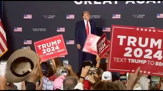 Trump holds "Get out the Vote" rally in North Charleston, S.C.