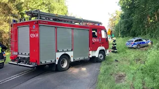 Wypadek radiowozu i samochodu osobowego na trasie Gniezno - Kiszkowo w miejscowości Dziećmiarki