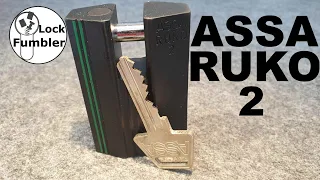 [79] ASSA Ruko 2 Padlock with closed shackle, pick and gut