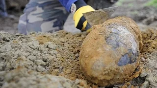 Archaeologists dig up WW1 shells in Belgium