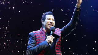 Lionel Richie Lytham Festival 01/07/23 singing We are the world (Partial - battery ran out)