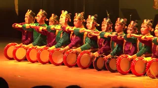 Saman and Rapai Geleng Geleng (Aceh) Dance Knock Knock Indonesia 2015