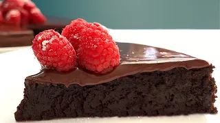 Easy Flourless Chocolate Fudge Cake