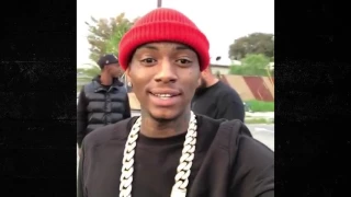 Soulja Boy Proves He's Piru! Hangs Out with the Fruits! (Fruit Town)