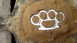 How to make brass knuckles from LEAD in 10 minutes. DIY brass knuckles