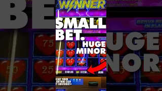 $12.50 BET HUGE MINOR JACKPOT WIN ON HEART THROB LIGHTNING LINK!! #slotmachine  #shorts #fypシ #vegas