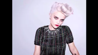 Sky Ferreira - Everything Is Embarrassing Slowed Down / Screwed