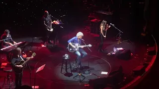 Jon Bon Jovi intimate concert Runaway to Paradise Livin’ on a prayer