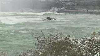 Car moves closer to the brink of the falls