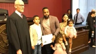 FULL CEREMONY | Carlos Santana of Cleveland Indians becomes U.S. citizen