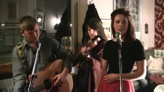 Lewis & the Rosenbergs performing  in the 'Melody Lounge' at The Grand Union Bar, L/Spa