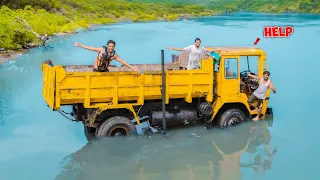 बचाओ ! हमारा ट्रक डूब गया 😭 | Driving Truck Underwater Challenge