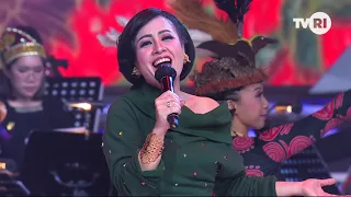 KEREN BANGET 😍 BE3 ft Erwin Gutawa Orchestra - Bungong Jeumpa Sampai Apuse | Konser Pancasila Jiwaku