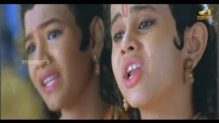 Sri Rama Rajyam movie scenes - Lava Kusa singing to Kaushalya - Bala Krishna, Nayantara