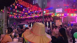 Cambodia 🇰🇭 independent travel at Phnom Penh  NightLife Restaurants & Bars Street 24hours/7Days