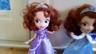 Sofia the first singing doll + outfit doll review