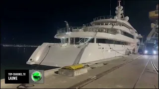 Top Channel/ Miliarderi gjerman viziton Durrësin! Super jahti 150 milion dollar ankorohet në Port